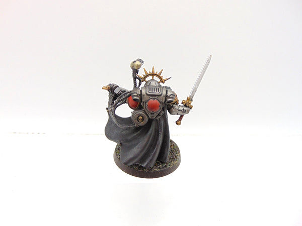 Primaris Captain in Gravis Armour