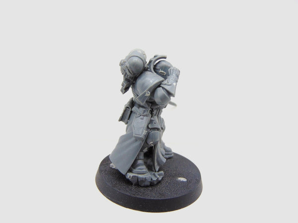 Primaris Librarian in Phobos Armour