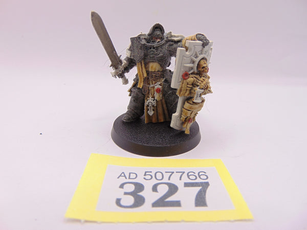 Primaris Captain with Relic Shield