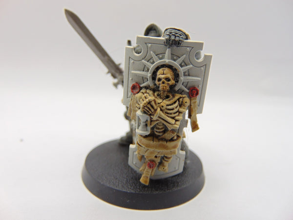 Primaris Captain with Relic Shield
