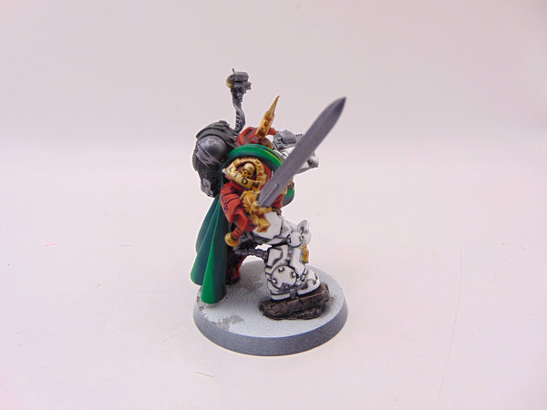 Primaris Captain in Gravis Armour