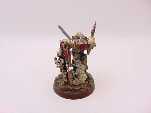 Primaris Captain with Relic Shield