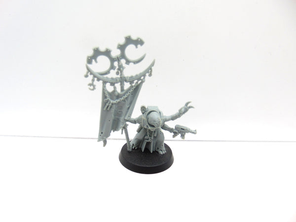Acolyte Iconward