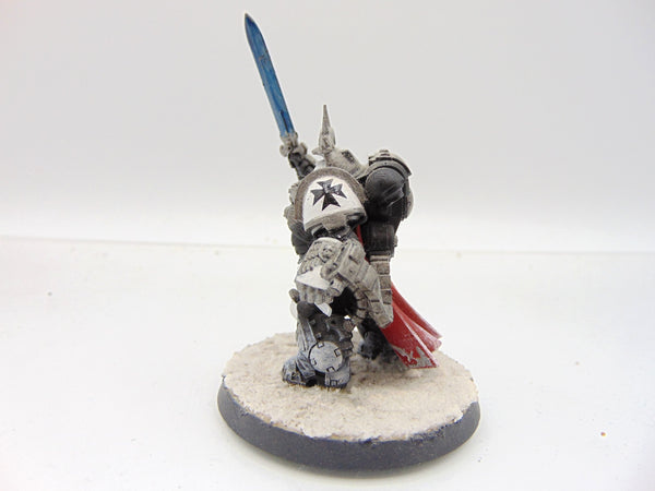 Primaris Captain in Gravis Armour