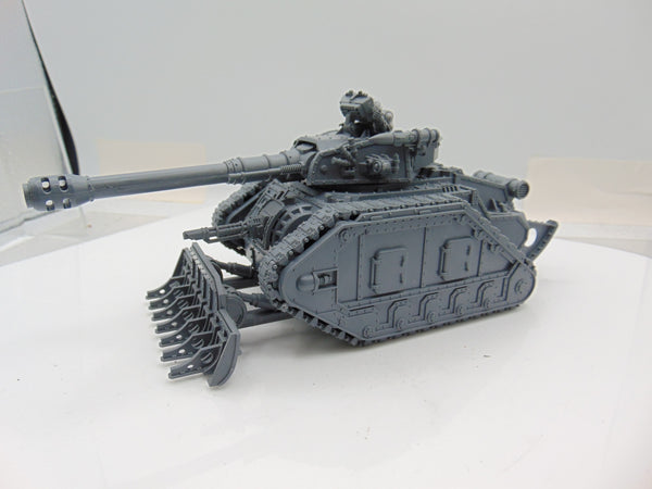 Solar Auxilia Leman Russ Strike/Command Tank with Traitor Guard Tank Commander