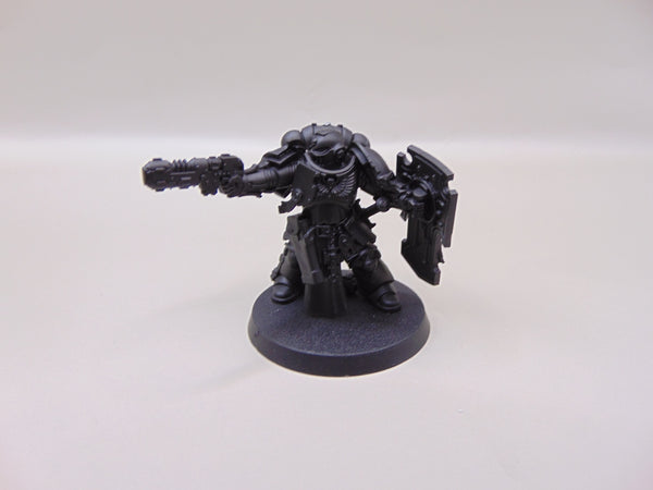 Primaris Lieutenant with Storm Shield