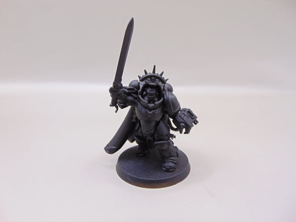 Primaris Captain in Gravis Armour
