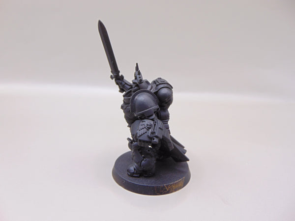 Primaris Captain in Gravis Armour
