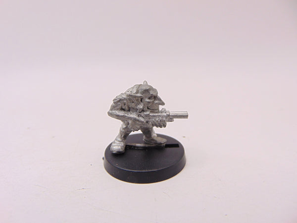 Gretchin armed with shotgun