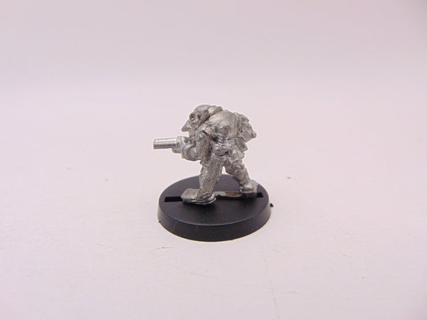 Gretchin armed with shotgun