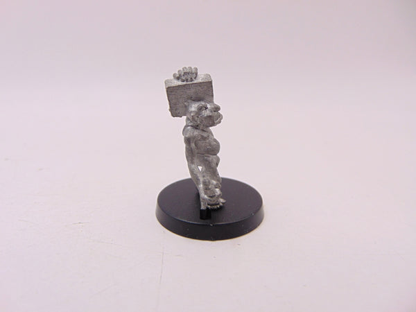 Gretchin carrying ammo box and shotgun