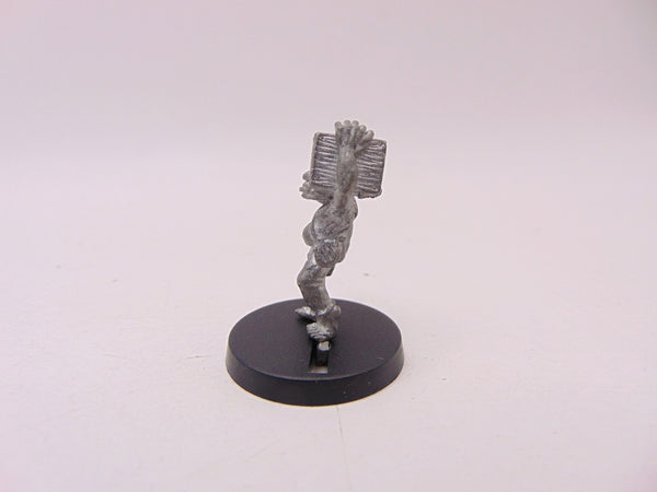 Gretchin carrying ammo box and shotgun