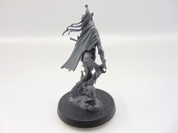 Cado Ezechiar - The Hollow King