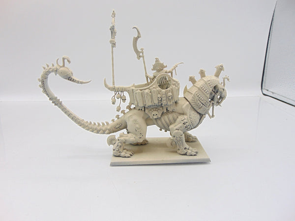 Tomb King on Khemrian Warsphinx