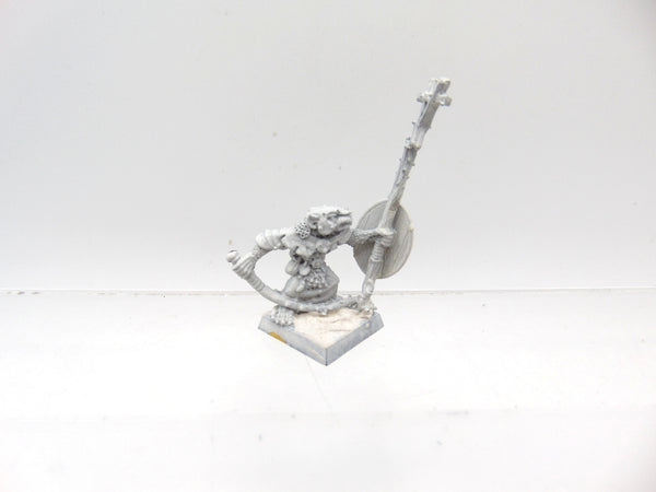 Skaven Standard Bearer