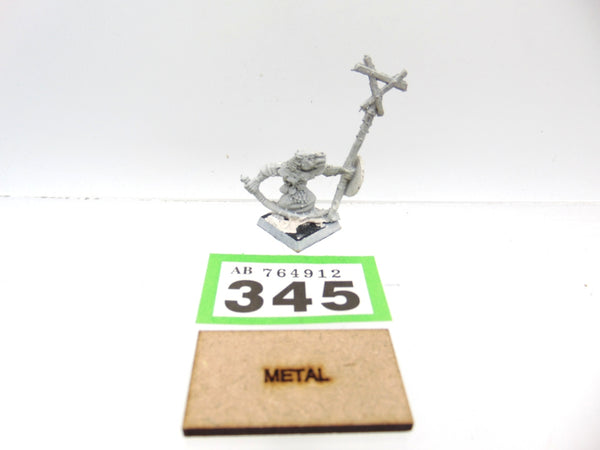 Skaven Standard Bearer