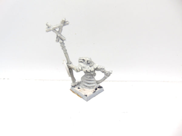 Skaven Standard Bearer