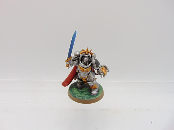 Primaris Captain in Gravis Armour