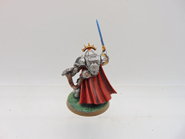 Primaris Captain in Gravis Armour