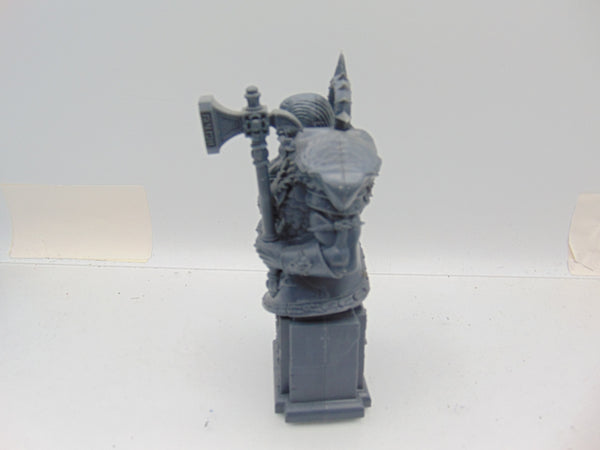 Timeworn Ruins Statue
