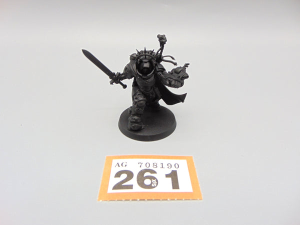 Primaris Captain in Gravis Armour