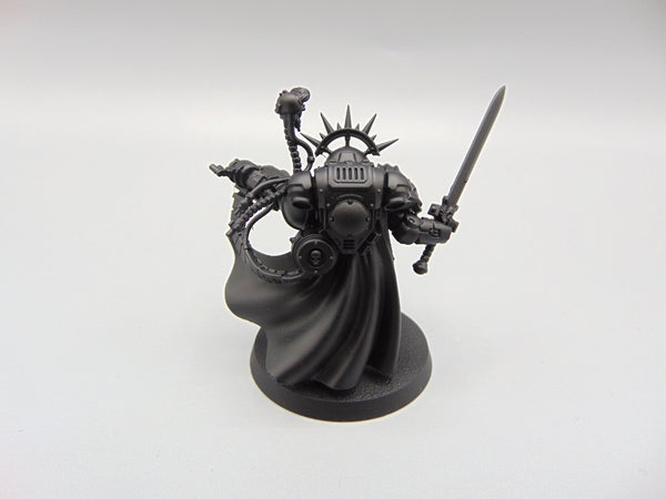 Primaris Captain in Gravis Armour