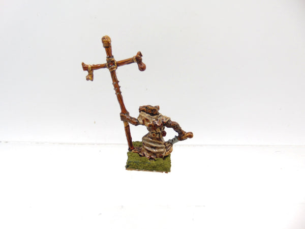 Skaven Standard Bearer