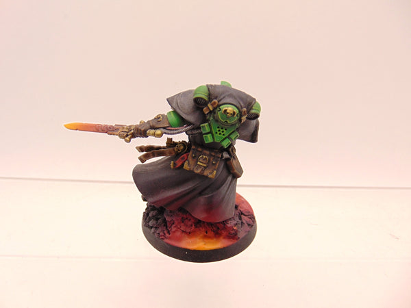 Primaris Librarian in Phobos Armour