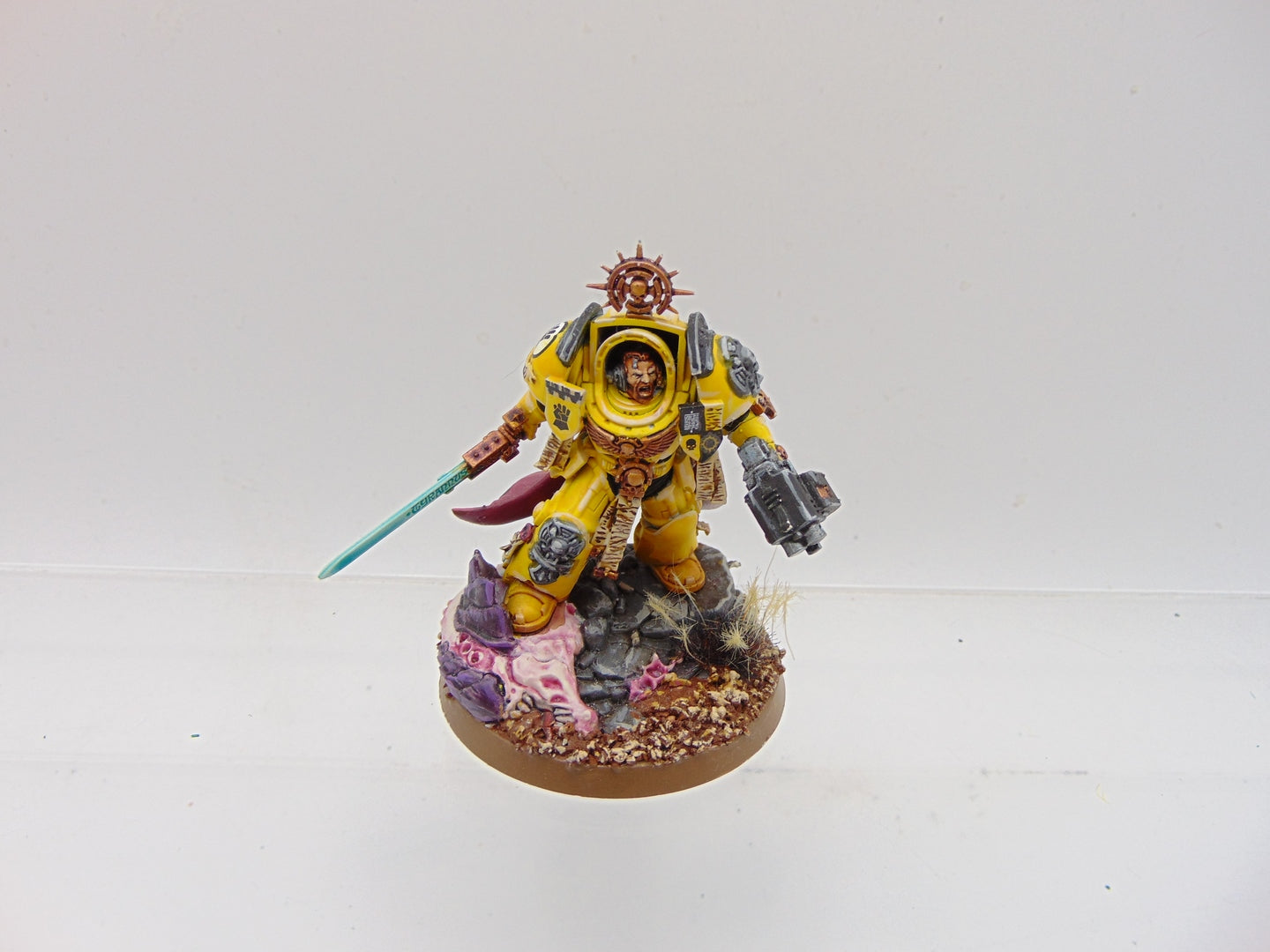 thumbnail image 2 of Games Workshop Warhammer 40k Space Marine Captain In Terminator Armour - New On Sprue 2 of 6