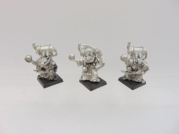 Skryre Acolyte / Poison Wind Globadiers