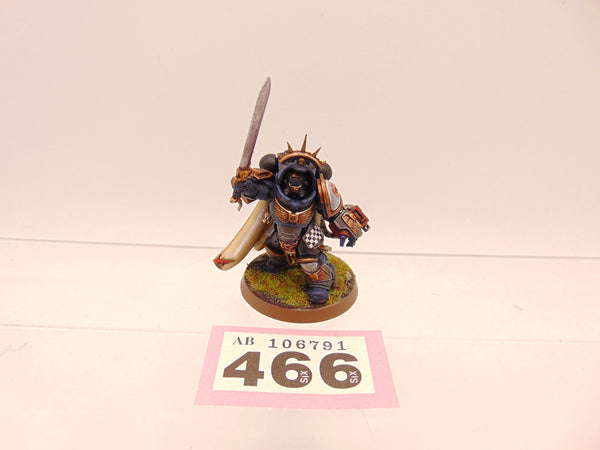 Primaris Captain in Gravis Armour