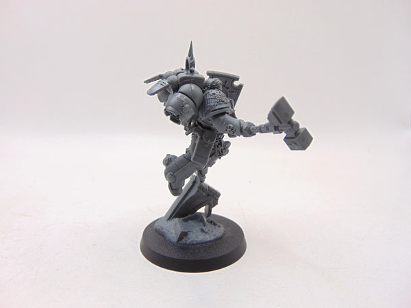 Captain with Jump Pack & Relic Shield