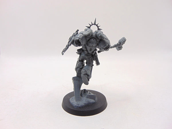 Captain with Jump Pack & Relic Shield