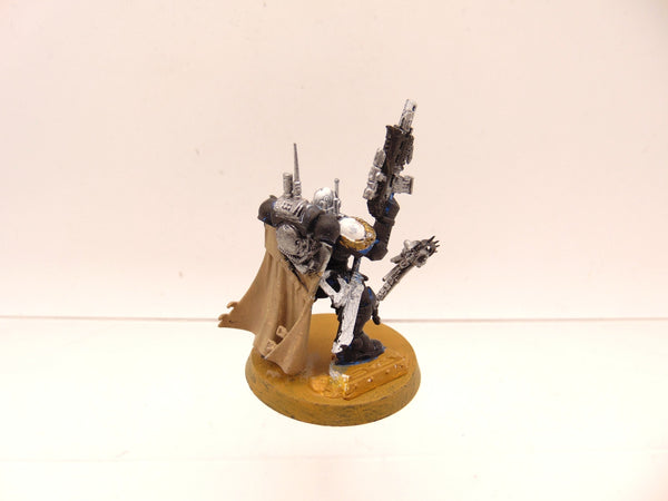 Primaris Captain in Phobos Armour