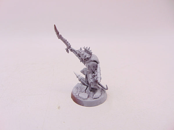 Getting Started with Age of Sigmar Clanrat Leader