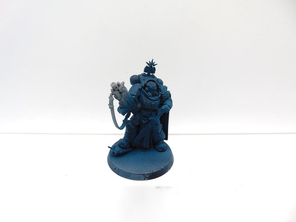 Primaris Captain in Gravis Armour