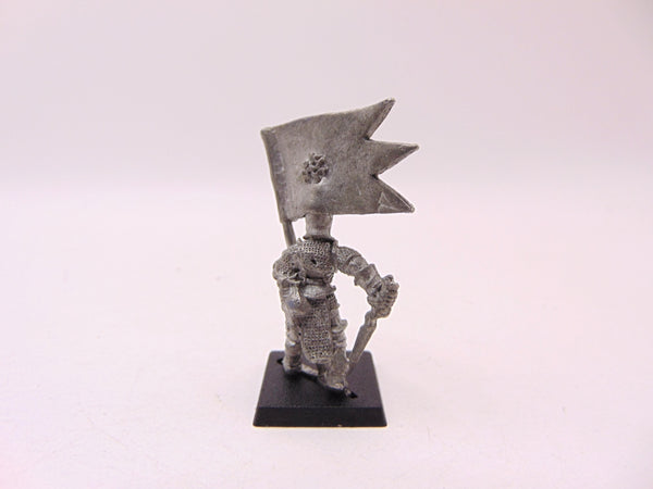 RR17 Avenging Knights of the Cleansing Flame Standard Bearer