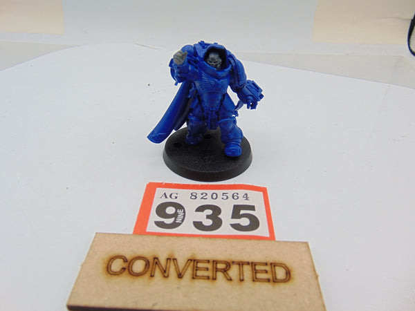 Primaris Captain in Gravis Armour