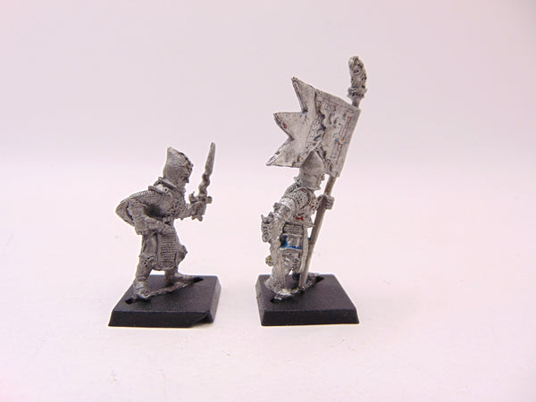 RR17 Avenging Knights of the Cleansing Flame Musician & Standard