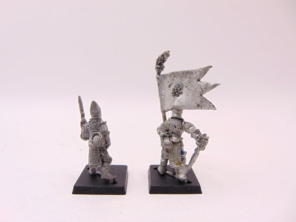 RR17 Avenging Knights of the Cleansing Flame Musician & Standard