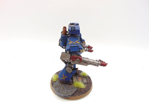 Crimson Fists Contemptor Dreadnought
