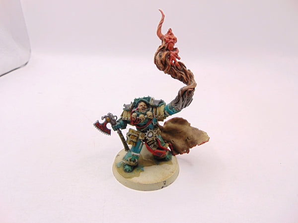 Traitor Librarian in Cataphractii Terminator Armour