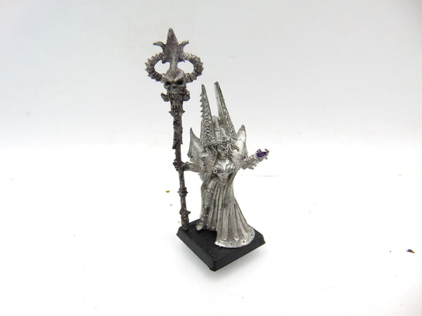 Dark Elf Sorceress / Morathi