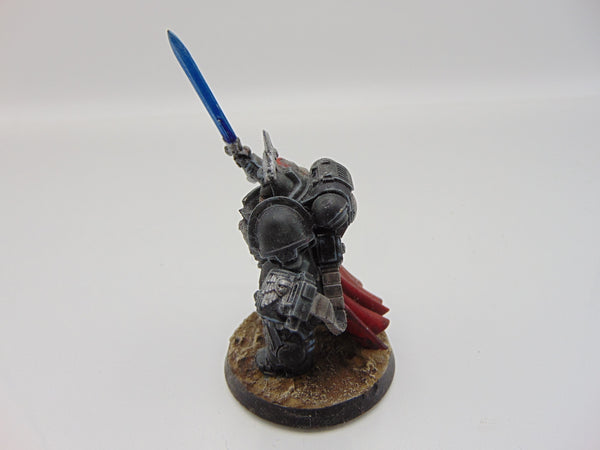 Primaris Captain in Gravis Armour