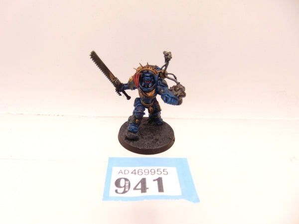 Primaris Captain in Gravis Armour