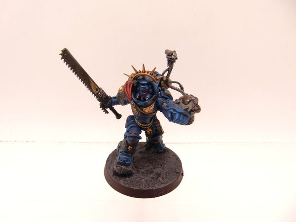 Primaris Captain in Gravis Armour