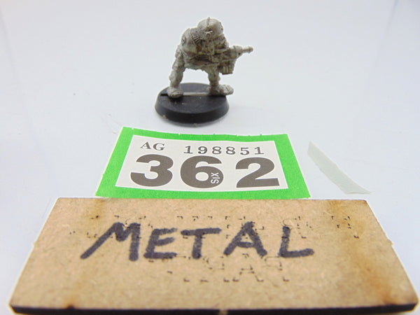 RTB02 Space Ork Raider Boy with Bolta