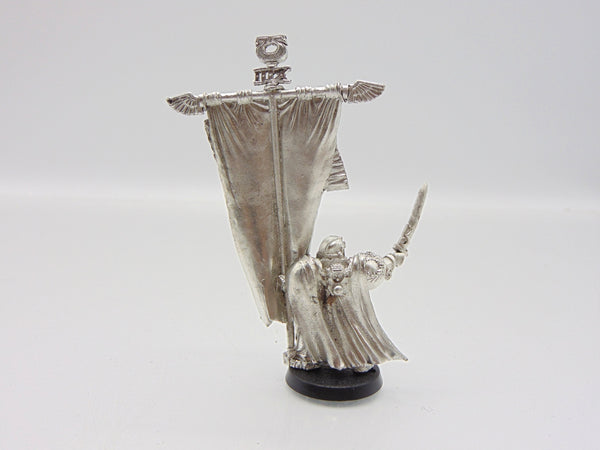Blades of Ultramar Standard Bearer /  Chapter Ancient