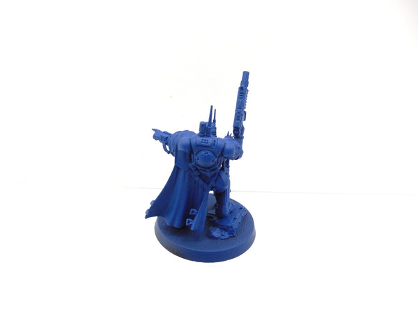 Primaris Captain in Phobos Armour