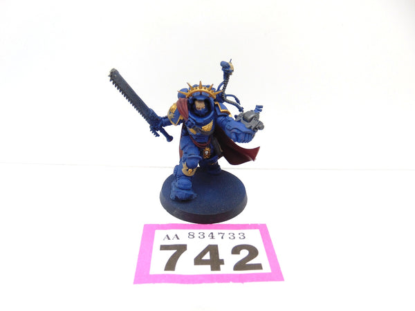 Primaris Captain in Gravis Armour